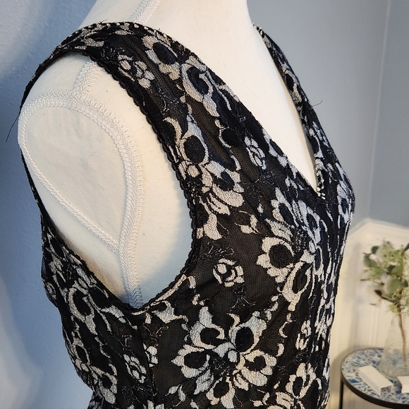 2pc Lace Lounge Set - Picture 3 of 11